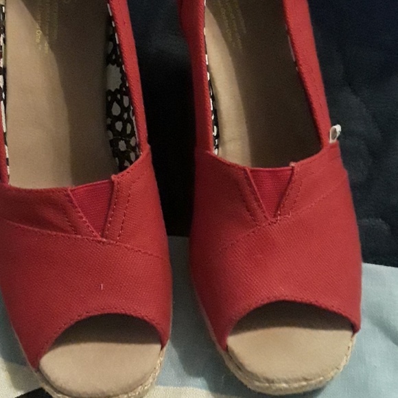 Red Toms - Picture 3 of 4